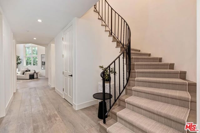 11500 San Vicente Boulevard 221, Los Angeles, CA 90049 — photo 17 of 34
