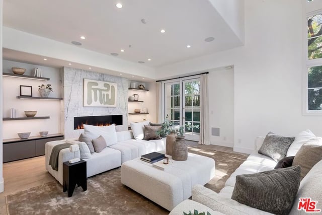 11500 San Vicente Boulevard 221, Los Angeles, CA 90049 — photo 3 of 34