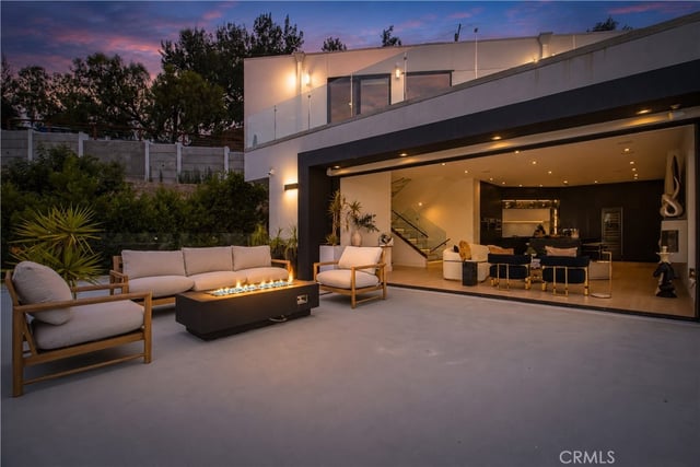 5170 Medina Road, Woodland Hills, CA 91364 — photo 14 of 73