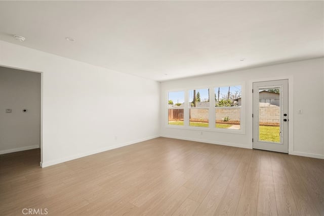 626 S Caswell Avenue, Compton, CA 90220 — photo 4 of 22