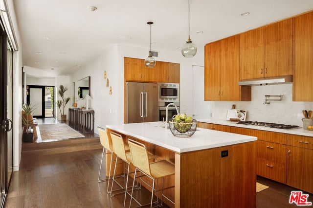 870 Rose Avenue, Venice, CA 90291 — photo 19 of 60