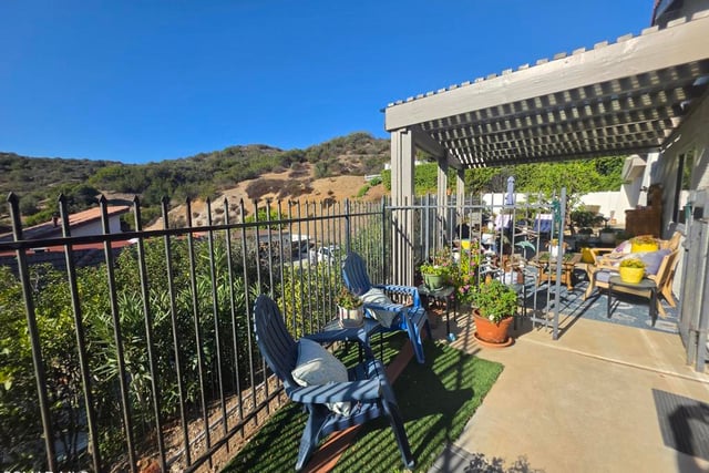 32458 Saddle Mountain Drive, Westlake Village, CA 91361 — photo 7 of 29