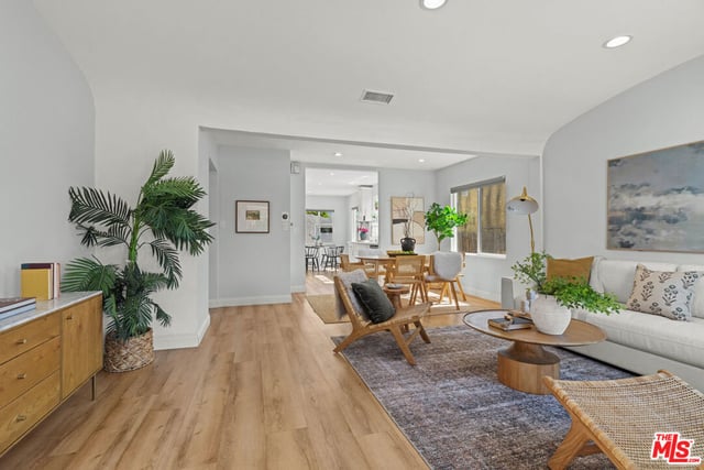5832 S Van Ness Avenue, Los Angeles, CA 90047 — photo 2 of 27