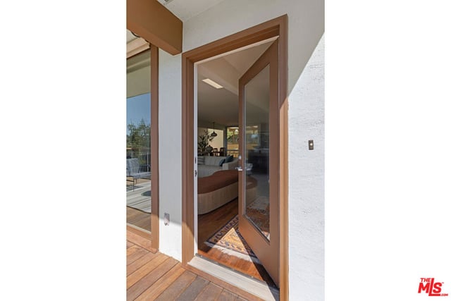 2508 Armstrong Avenue, Los Angeles, CA 90039 — photo 3 of 33