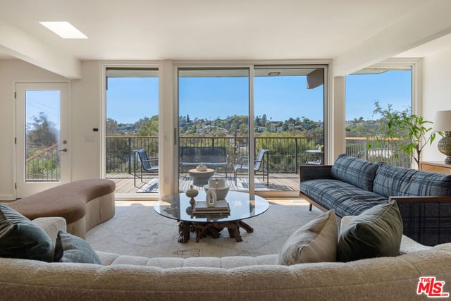 2508 Armstrong Avenue, Los Angeles, CA 90039 — photo 6 of 33