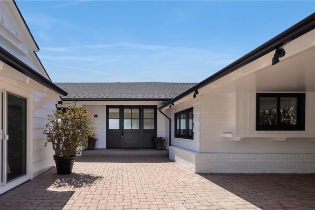 225 Notteargenta Road, Pacific Palisades, CA 90272 — photo 6 of 34