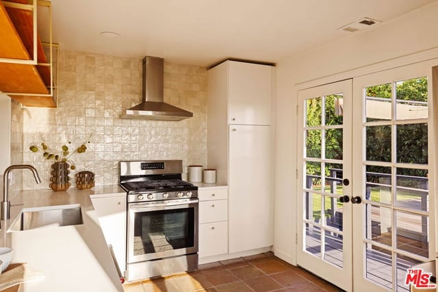 4016 Cumberland Avenue, Los Angeles, CA 90027 — photo 17 of 48