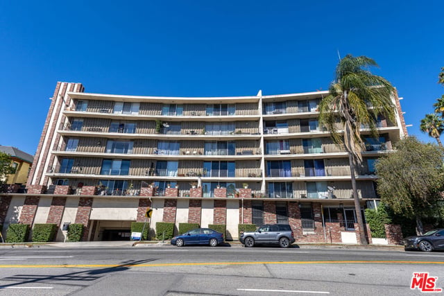 2260 N Cahuenga Boulevard 306, Los Angeles, CA 90068 — photo 2 of 18