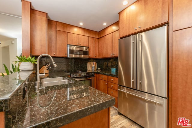 2260 N Cahuenga Boulevard 306, Los Angeles, CA 90068 — photo 7 of 18