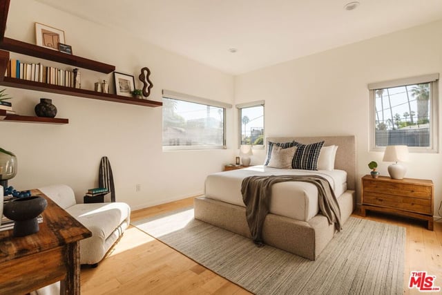 2325 McKinley Avenue, Los Angeles, CA 90291 — photo 18 of 32