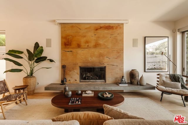 2325 McKinley Avenue, Los Angeles, CA 90291 — photo 2 of 32