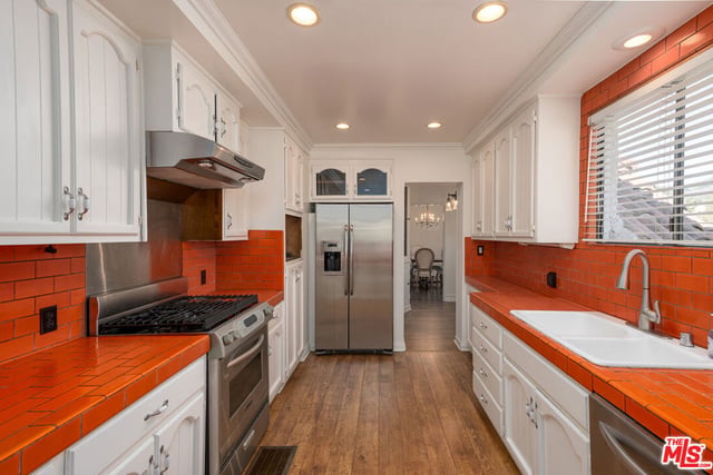 6727 Milner Road, Los Angeles, CA 90068 — photo 18 of 41