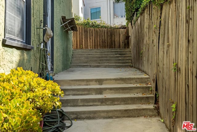 1540 Stanford Drive, Glendale, CA 91205 — photo 29 of 40