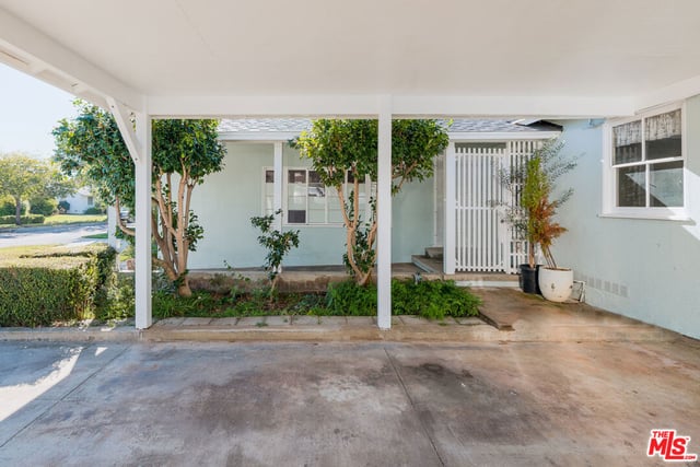 3157 Coolidge Avenue, Los Angeles, CA 90066 — photo 4 of 11