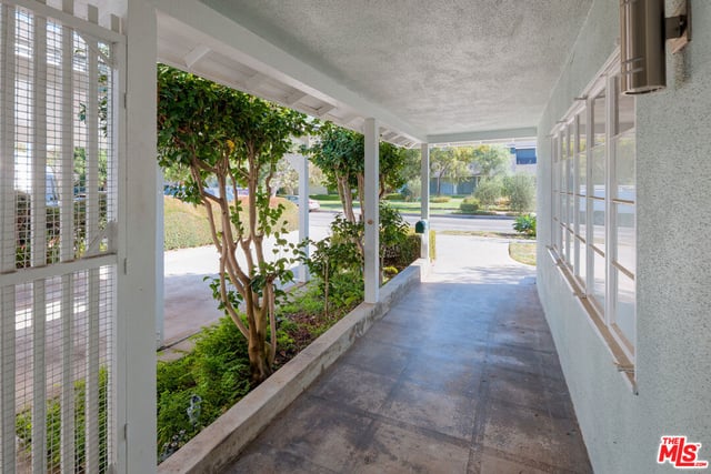 3157 Coolidge Avenue, Los Angeles, CA 90066 — photo 5 of 11
