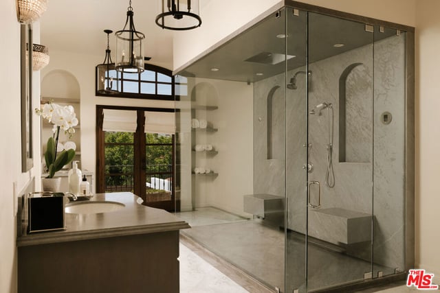 124 N Woodburn Drive, Los Angeles, CA 90049 — photo 13 of 30