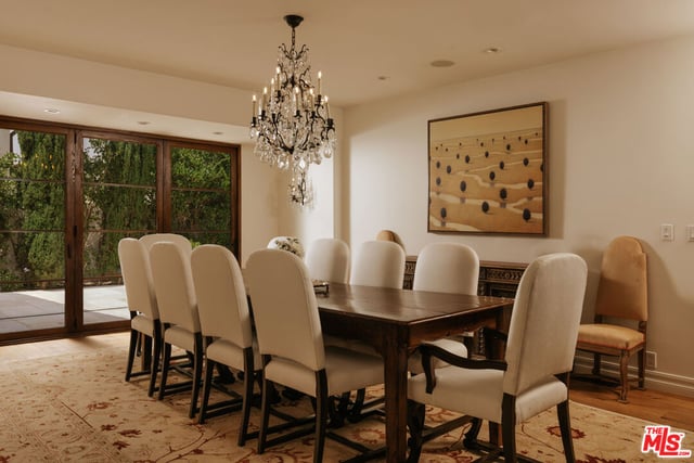 124 N Woodburn Drive, Los Angeles, CA 90049 — photo 8 of 30