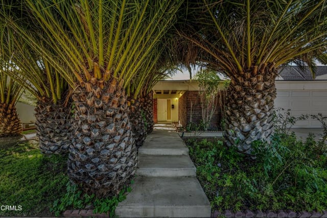 79 N Madrid Avenue, Thousand Oaks, CA 91320 — photo 2 of 42