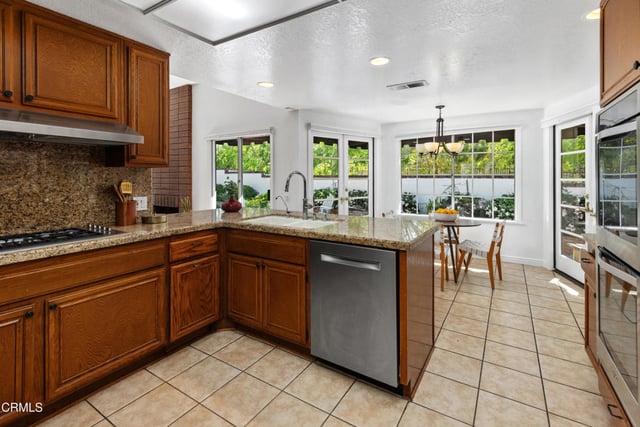 1153 Old Phillips Road, Glendale, CA 91207 — photo 10 of 26