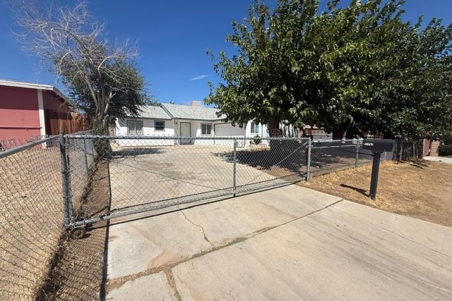 37815 Robina, Palmdale, CA 93550 — photo 2 of 9