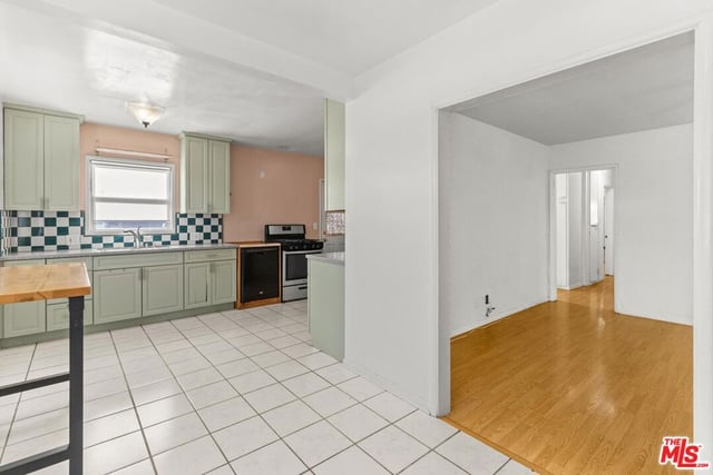 4057 Tivoli Avenue, Los Angeles, CA 90066 — photo 4 of 34