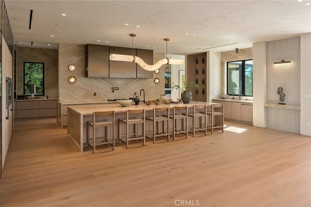 16093 Royal Oak Road, Encino, CA 91436 — photo 28 of 74