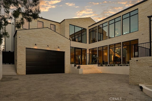16093 Royal Oak Road, Encino, CA 91436 — photo 3 of 74