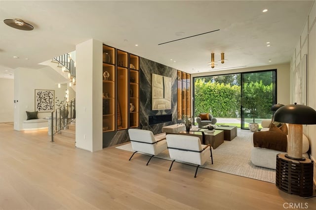 16093 Royal Oak Road, Encino, CA 91436 — photo 38 of 74
