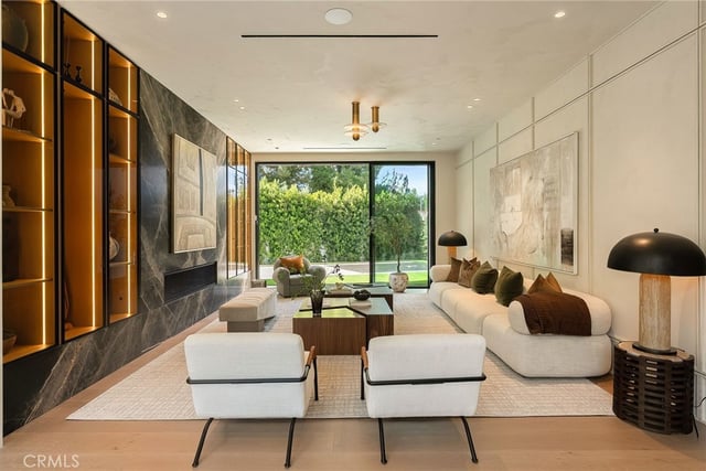 16093 Royal Oak Road, Encino, CA 91436 — photo 39 of 74