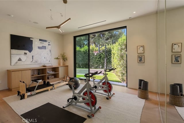 16093 Royal Oak Road, Encino, CA 91436 — photo 46 of 74