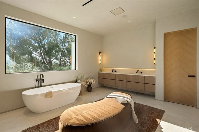 16093 Royal Oak Road, Encino, CA 91436 — photo 64 of 74