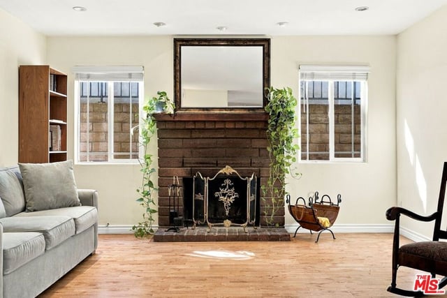 21404 Germain Street, Chatsworth, CA 91311 — photo 12 of 32