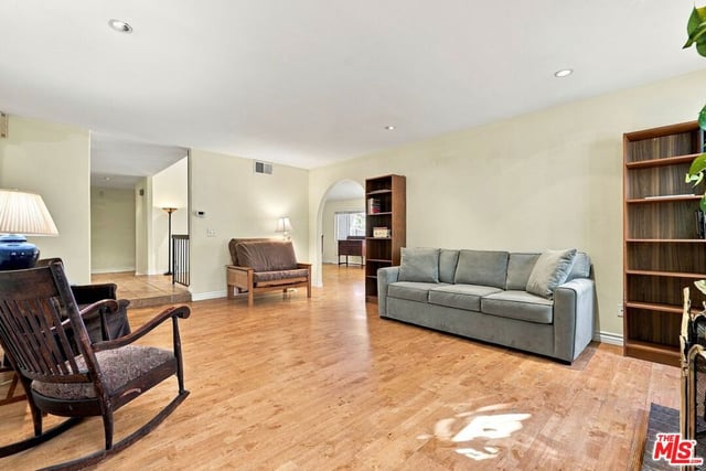 21404 Germain Street, Chatsworth, CA 91311 — photo 13 of 32
