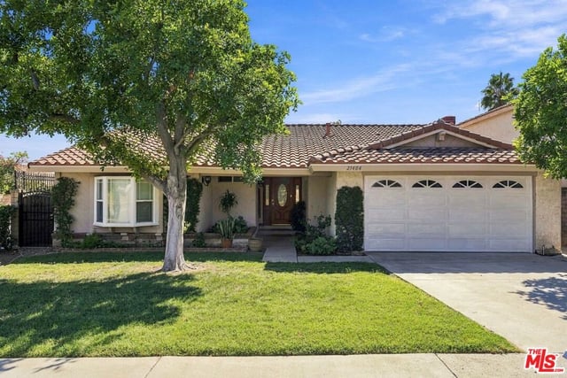 21404 Germain Street, Chatsworth, CA 91311 — photo 2 of 32