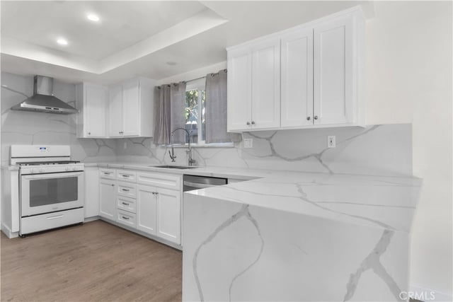 10829 Firmona Avenue, Inglewood, CA 90304 — photo 10 of 33