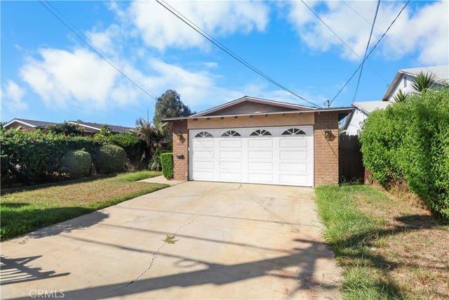 10829 Firmona Avenue, Inglewood, CA 90304 — photo 2 of 33