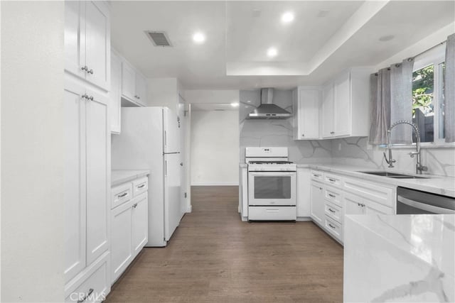 10829 Firmona Avenue, Inglewood, CA 90304 — photo 9 of 33