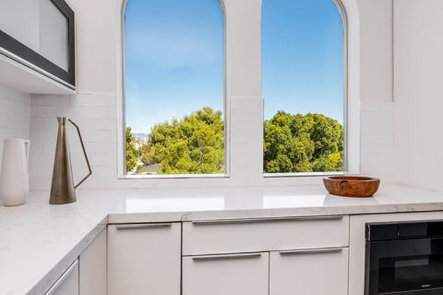 11218 Camarillo Street 406, Toluca Lake, CA 91602 — photo 14 of 37