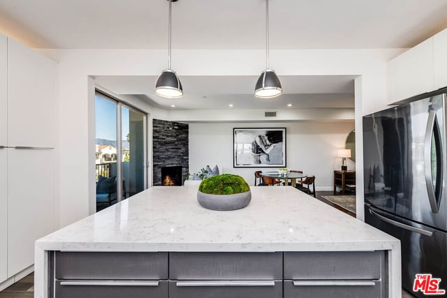 11218 Camarillo Street 406, Toluca Lake, CA 91602 — photo 15 of 37