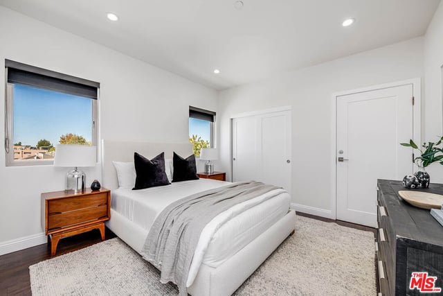 11218 Camarillo Street 406, Toluca Lake, CA 91602 — photo 19 of 37