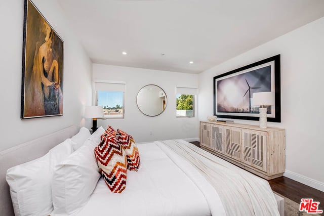 11218 Camarillo Street 406, Toluca Lake, CA 91602 — photo 23 of 37