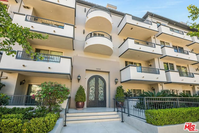 11218 Camarillo Street 406, Toluca Lake, CA 91602 — photo 35 of 37