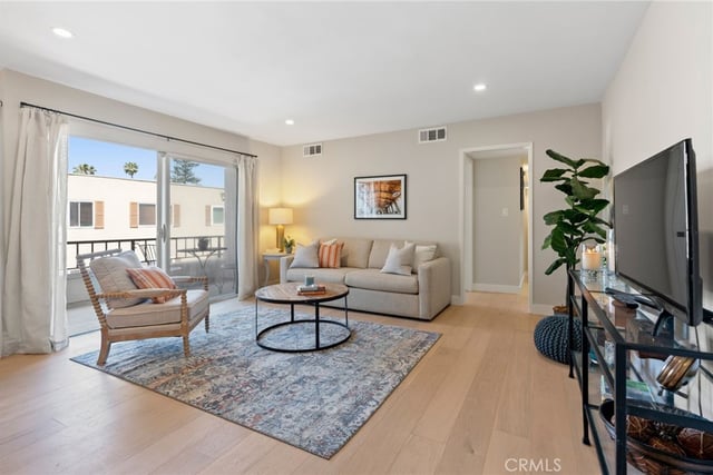 10707 Camarillo Street 314, Toluca Lake, CA 91602 — photo 9 of 25