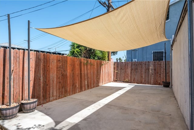 607 W 111th Place, Los Angeles, CA 90044 — photo 20 of 21