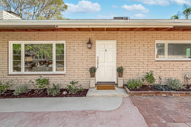 21222 Martinez Street, Woodland Hills, CA 91364 — photo 3 of 54