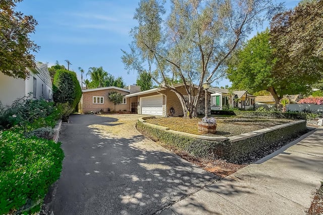 21222 Martinez Street, Woodland Hills, CA 91364 — photo 7 of 54