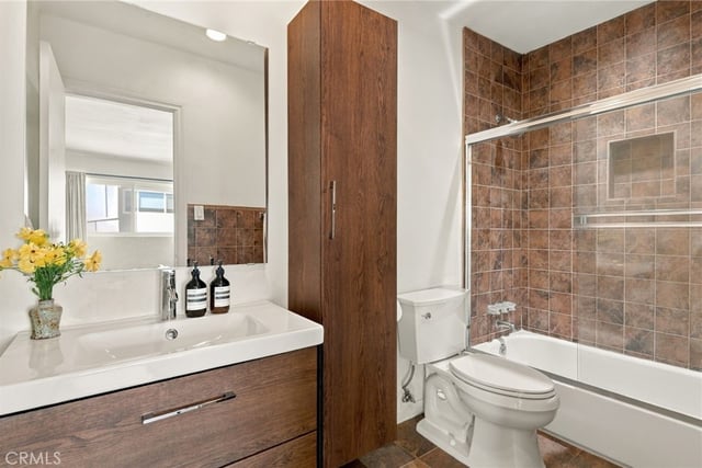 5315 Zelzah Avenue 16, Encino, CA 91316 — photo 18 of 29