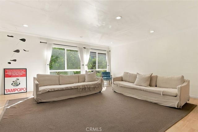 5315 Zelzah Avenue 16, Encino, CA 91316 — photo 2 of 29