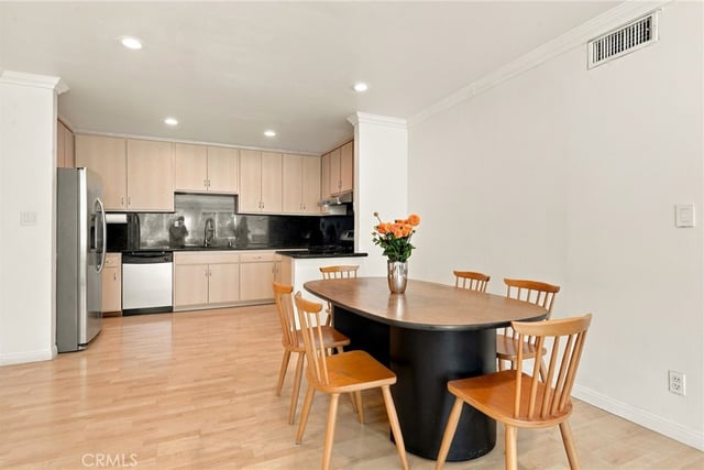 5315 Zelzah Avenue 16, Encino, CA 91316 — photo 5 of 29