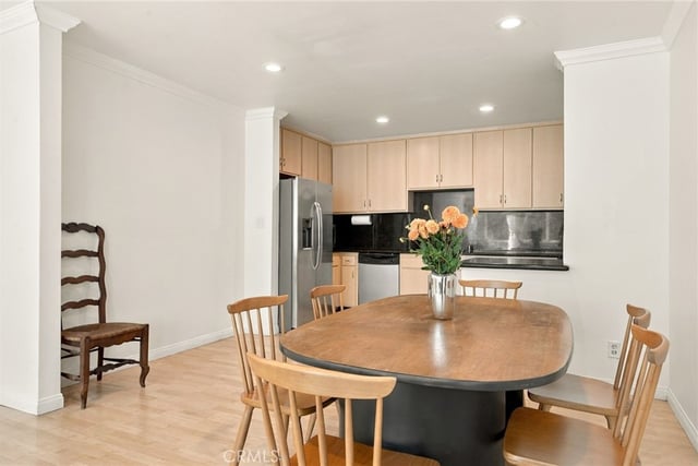 5315 Zelzah Avenue 16, Encino, CA 91316 — photo 6 of 29